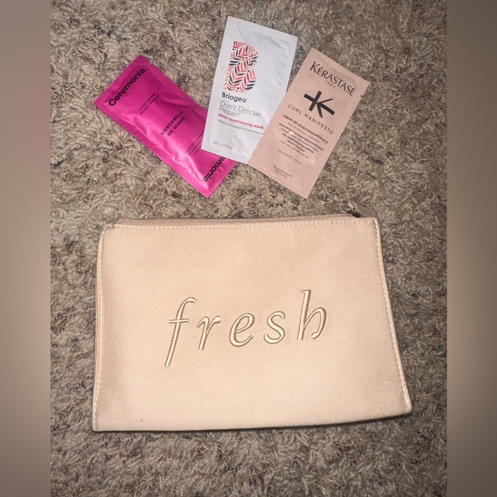 Fresh purse clutch and haircare high end samples - Picture 2 of 3
